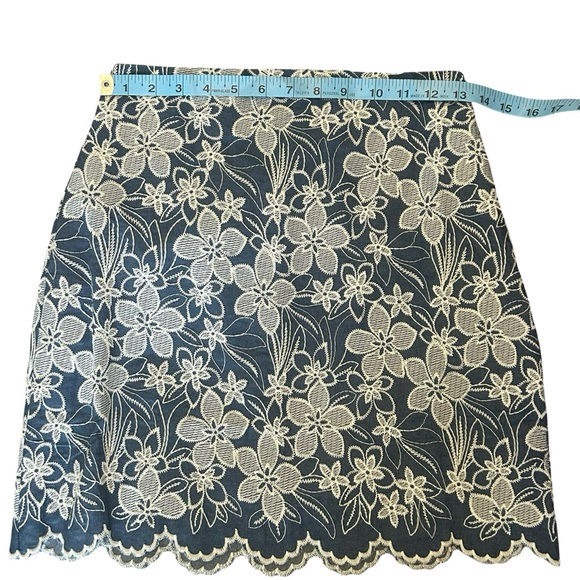 🎉LOFT Floral Embroidered Shift Skirt HOST PICK🎉 - Picture 5 of 10
